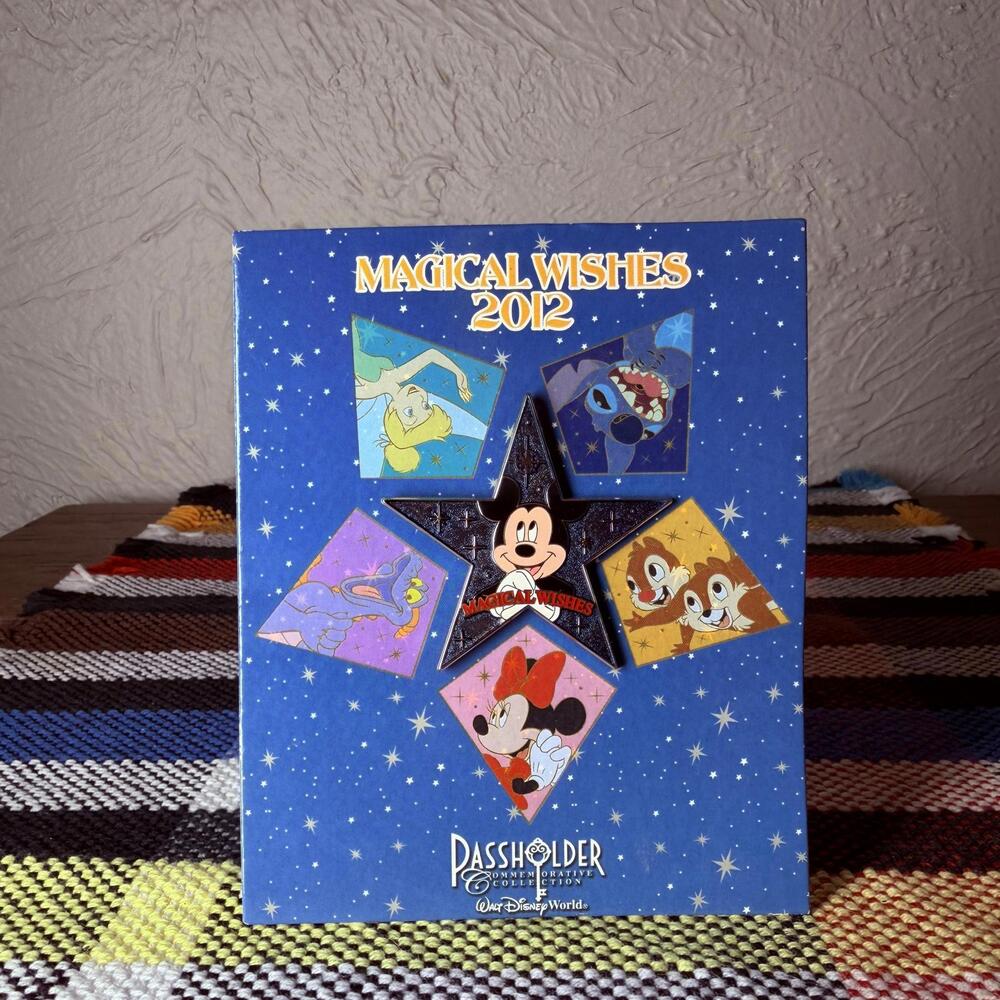 WDW AP Exclusive 2012 Mickey Magical Wishes Star Pin LE 3500